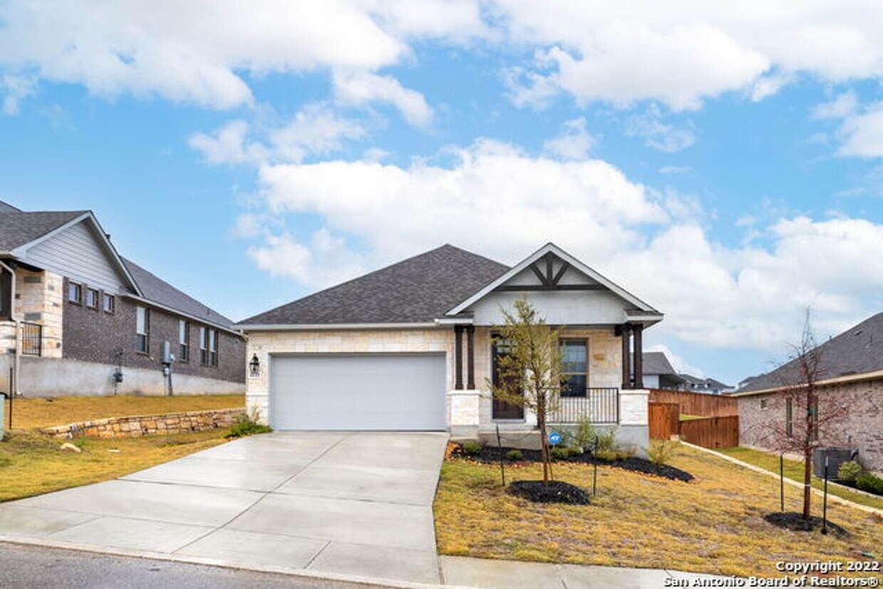 Primary Photo - Beautiful and Newly Built, Modern - 3 Bedr...