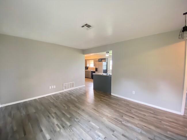 Foto del edificio - 4212 Sunnyview Dr