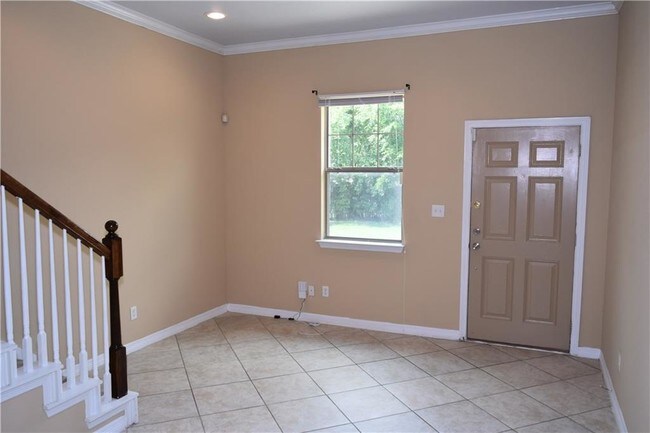 Building Photo - 5316 Reiger Ave