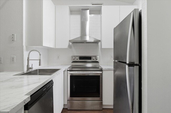 Foto del edificio - 6101 Garden Ct