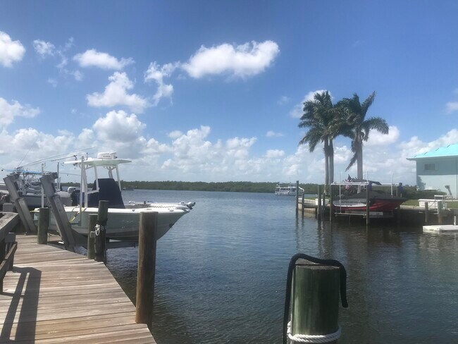 Foto del edificio - 2476 Harbour Cove Dr