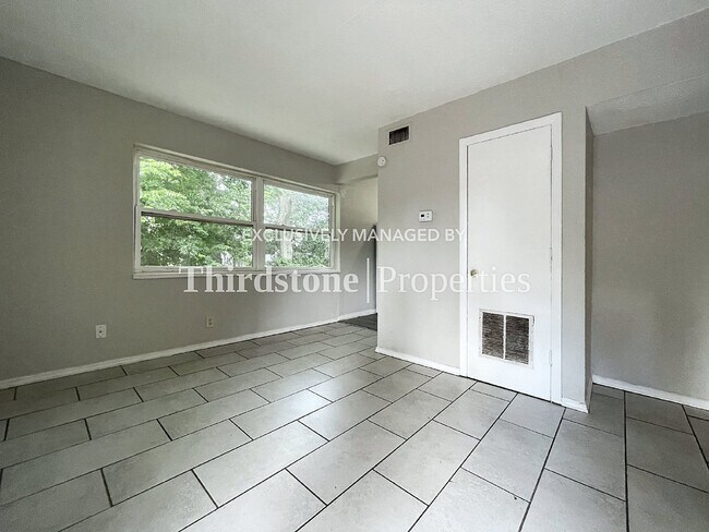 Foto del edificio - 1437 W 26th St