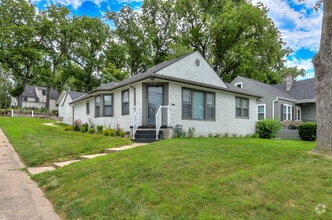 Building Photo - 2101 S 61st Ave