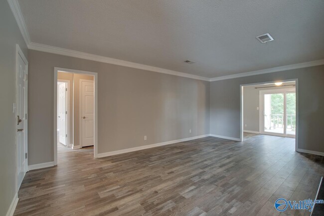 Building Photo - 302 Drury Ln