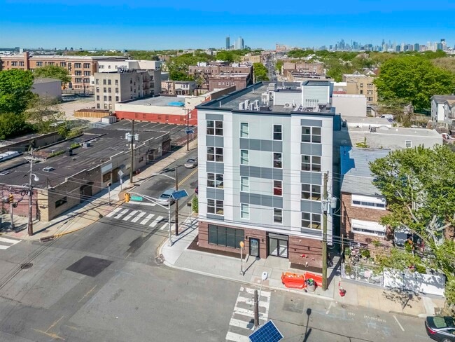 Building Photo - 30-32 McAdoo Ave