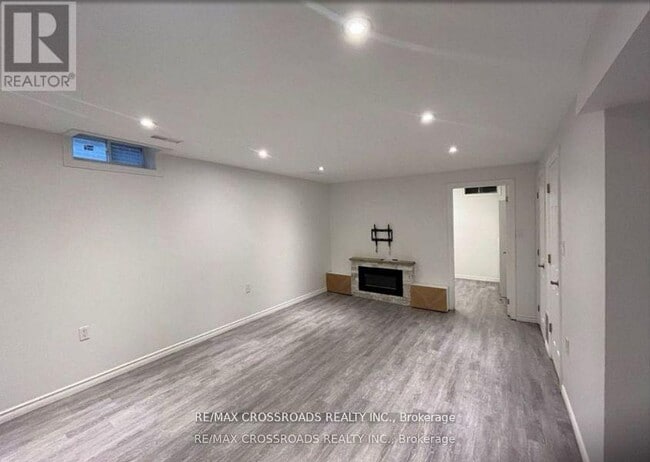 Building Photo - 374 Handley Crescent