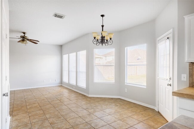 Building Photo - 15410 Fir Woods Ln