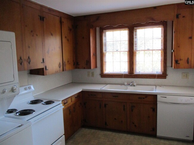 Building Photo - 1330 Haynesworth Rd