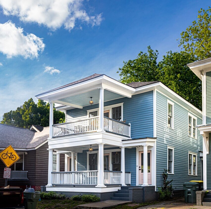Primary Photo - 408 E 40th