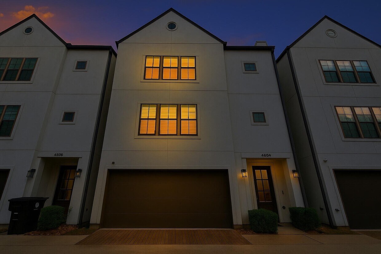 Foto principal - 4604 Chartres St