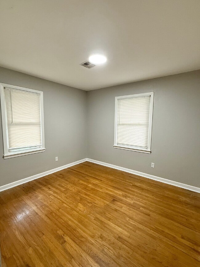 Building Photo - Charming 3-Bedroom Home with Bonus Room in Midwest City, OK!