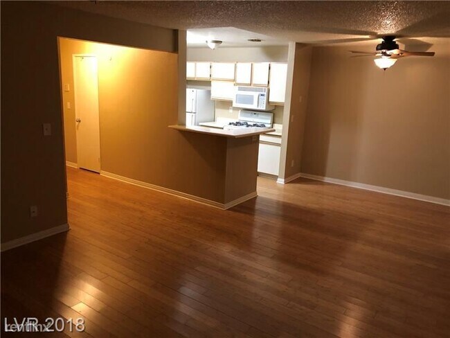 Foto del edificio - 2200 S Fort Apache Rd
