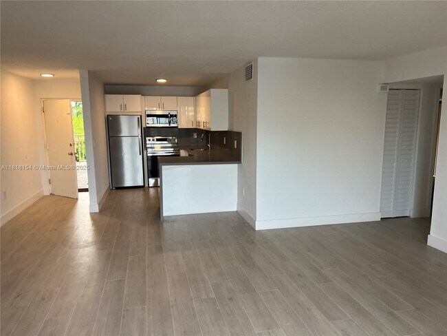 Foto del edificio - 17051 NE 35th Ave