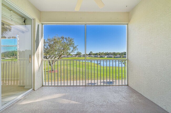 Foto del edificio - **2 Bed/2Bath Condo in Country Creek - Lak...