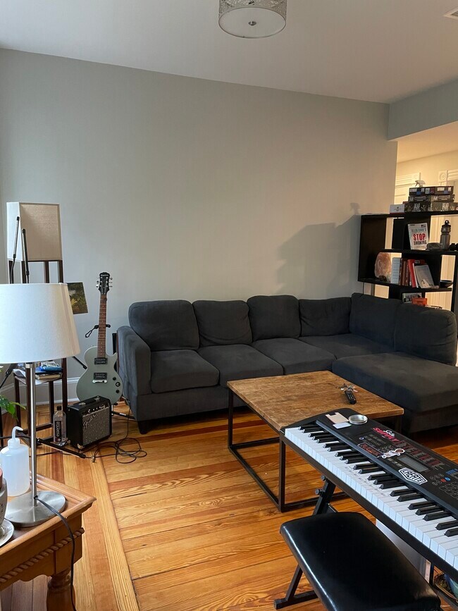 Foto del edificio - 267 E Cottage St