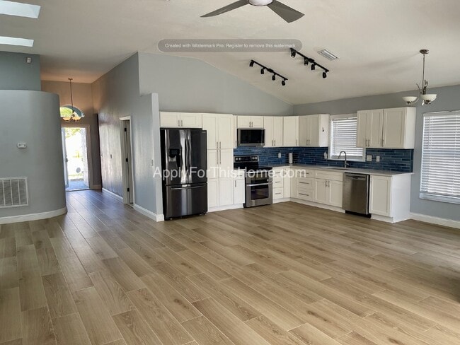 Building Photo - Single Family Home - Nice