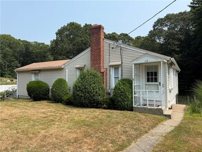 Building Photo - 115 Winnapaug Rd