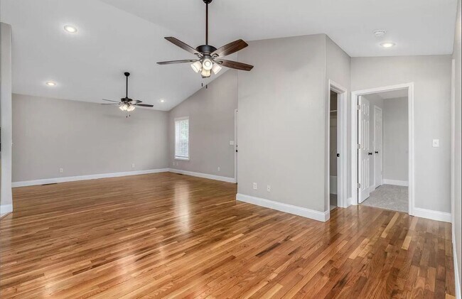 Foto del edificio - 5 Bedroom Home Located in Waynesville, MO!