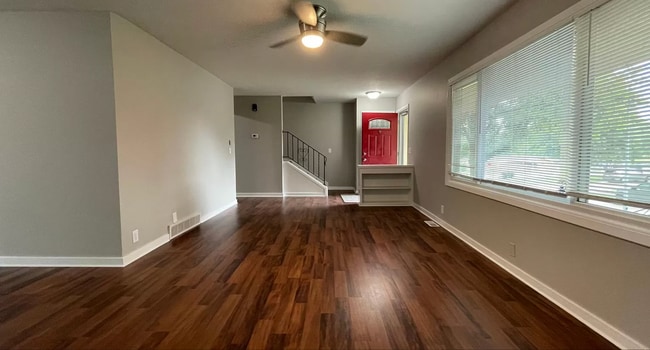 Building Photo - 3 Bedroom in Maple Village
