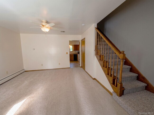 Building Photo - 17 Brooks Ln