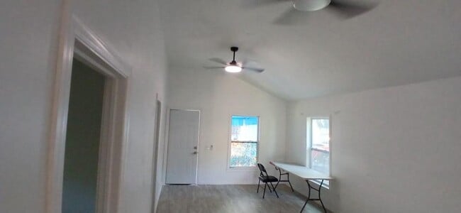 Photo - 1505 Palmway St House