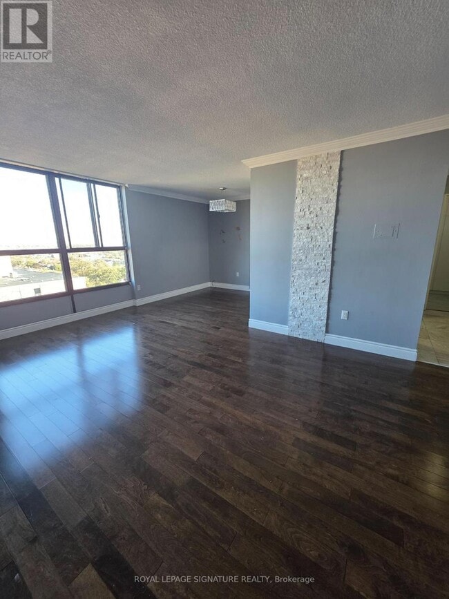 Building Photo - 3170 Kirwin Ave