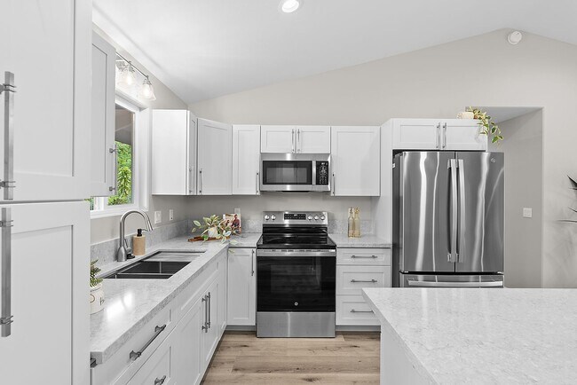 Building Photo - 16-2154 Coral Dr. Pahoa, HI 96778