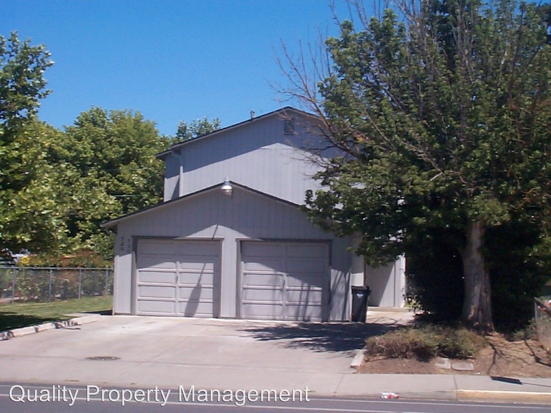 Building Photo - 728 Summit Ave