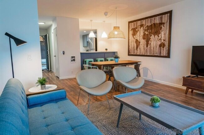 Foto del edificio - 2735 Hornblend St