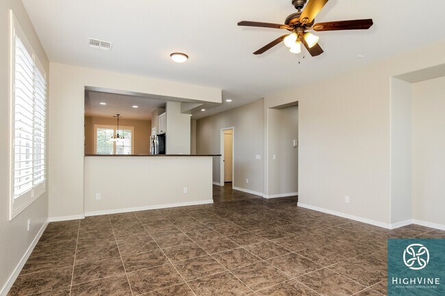 Building Photo - 718 W Twin Peaks Pkwy