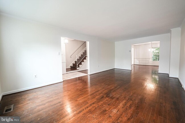Building Photo - 6605 McLean Ct