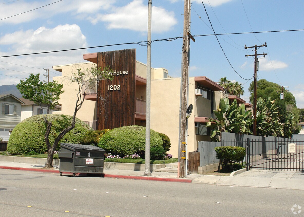Foto del edificio - 1202 S Mayflower Ave
