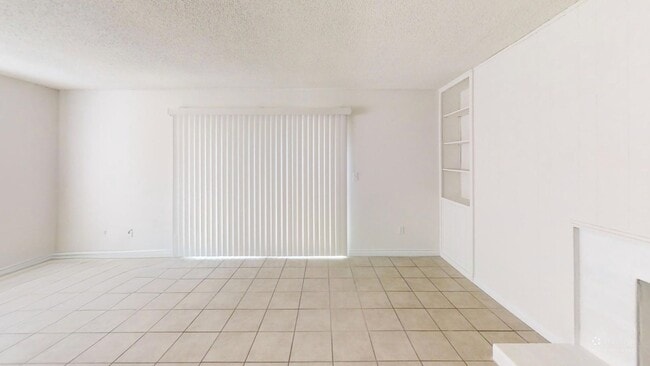 Building Photo - 14621 Del Amo Ave