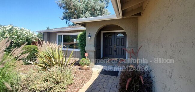 Foto del edificio - 5780 Rudy Dr