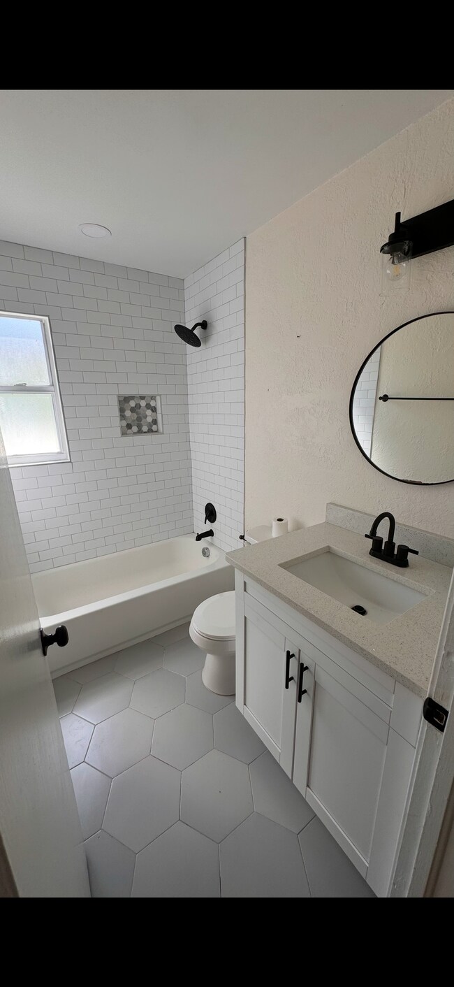 Foto del edificio - 4594 10th Ave N