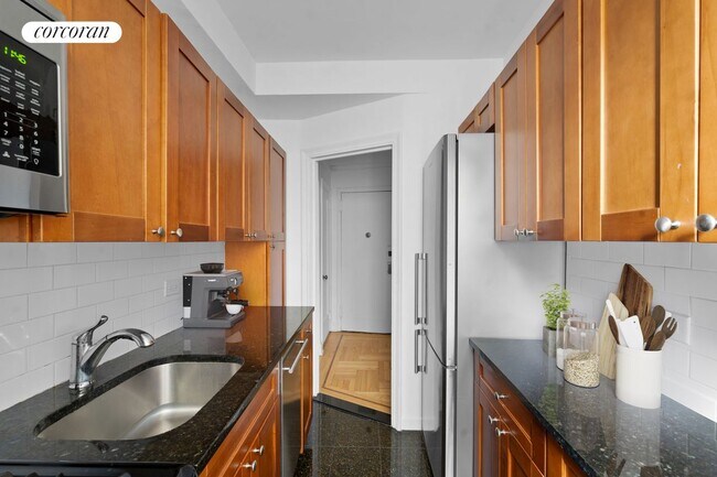 Building Photo - 250 Cabrini Blvd