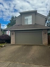 Building Photo - 10271 SW Evergreen Ct