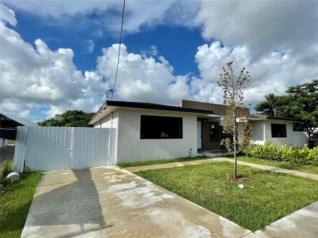 Foto del edificio - 11846 SW 213th St