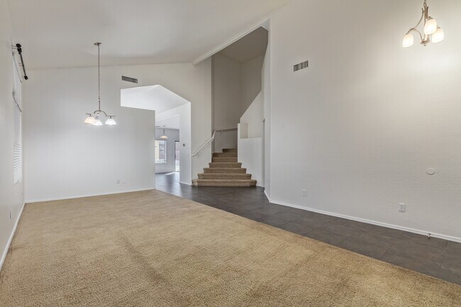 Building Photo - 1681 Diego Dr