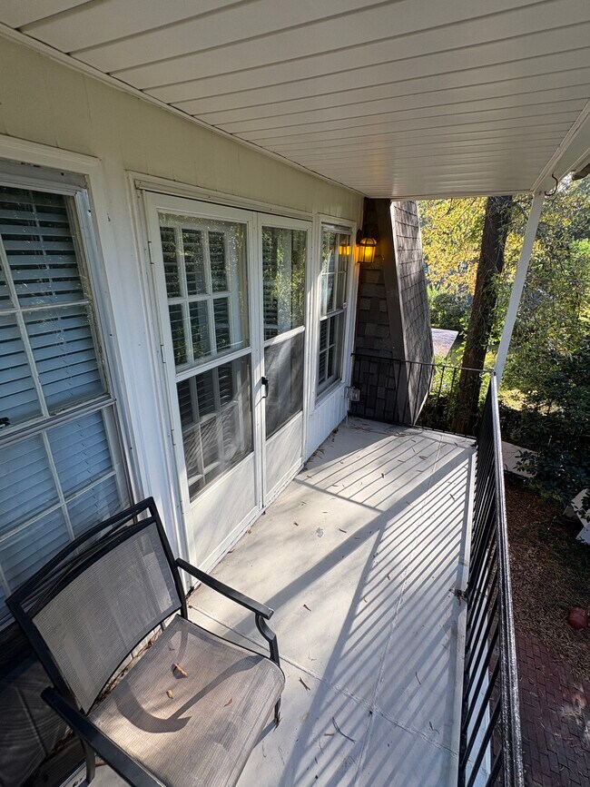 Foto del edificio - 3108 Woodley Terrace