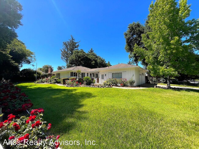Foto del edificio - 5 br, 2.5 bath House - 1385 Fremont Avenue