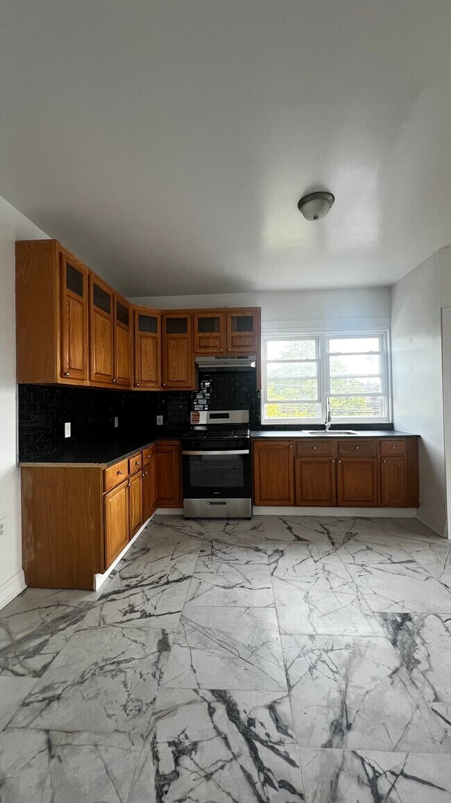 Foto del edificio - 1002 Chandler Ave