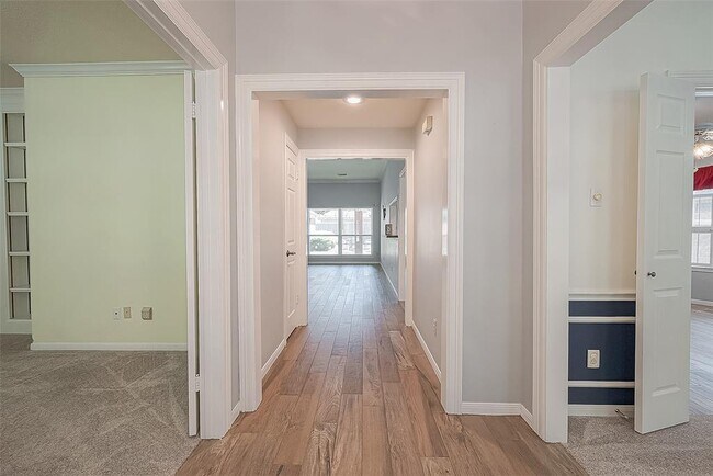 Foto del edificio - 16414 Avenfield Rd