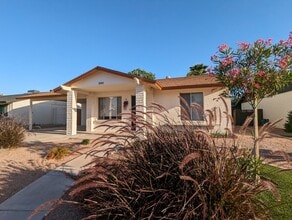 Building Photo - 2035 E Cornell Dr