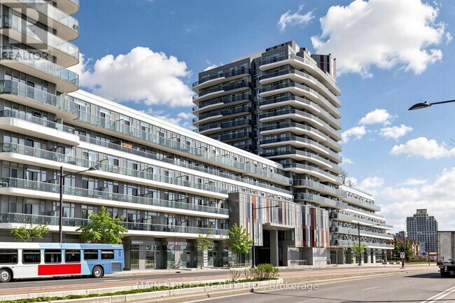 Photo du bâtiment - 9471 Yonge St