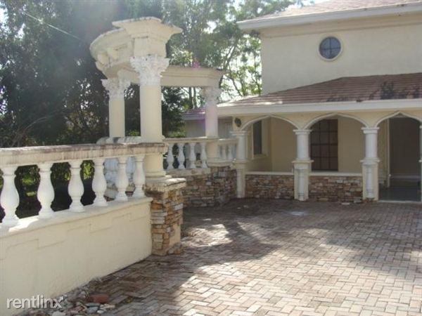Building Photo - 8090 Dillman Rd