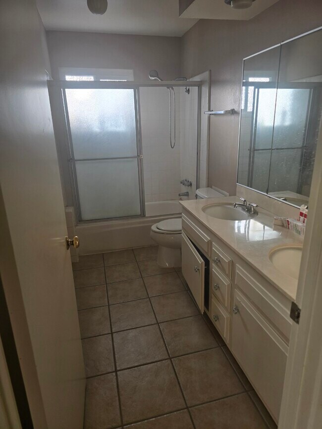 Foto del edificio - 6420 Pat Ave