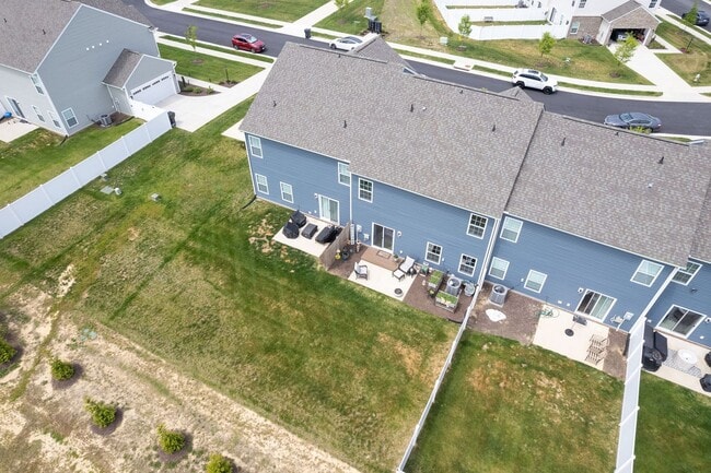 Building Photo - Luxury 3 Bedroom, 2.5 Bathroom Home for re...