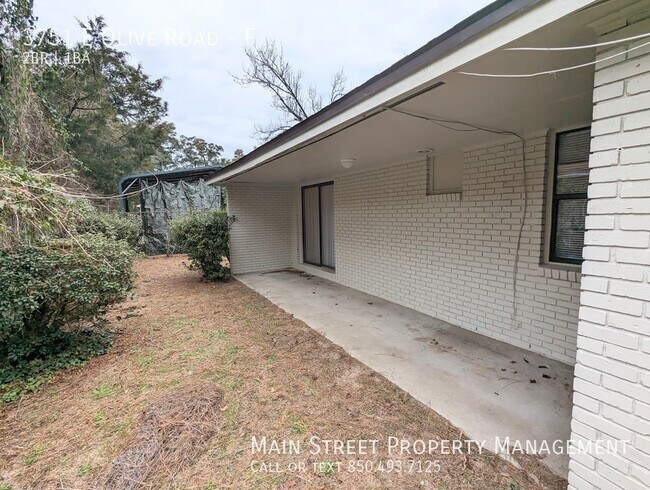 Building Photo - 3751 E Olive Road #F