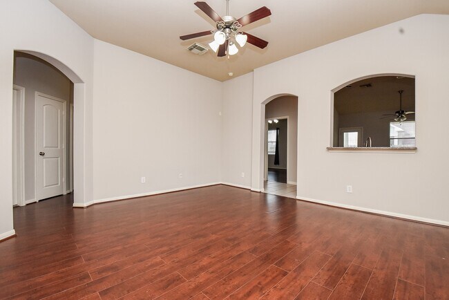 Foto del edificio - 6014 Starbrook Creek Dr